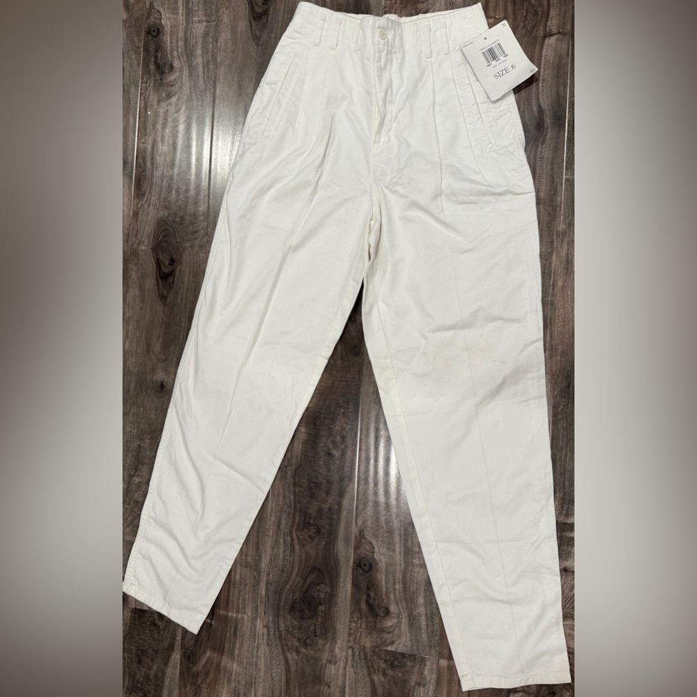 Dockers Twill Classics High-Waisted Tapered Pants – Size 6 (NWT)